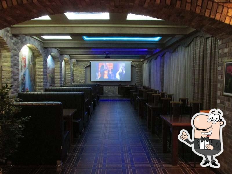 Посмотрите на внутренний интерьер "Шерхан".