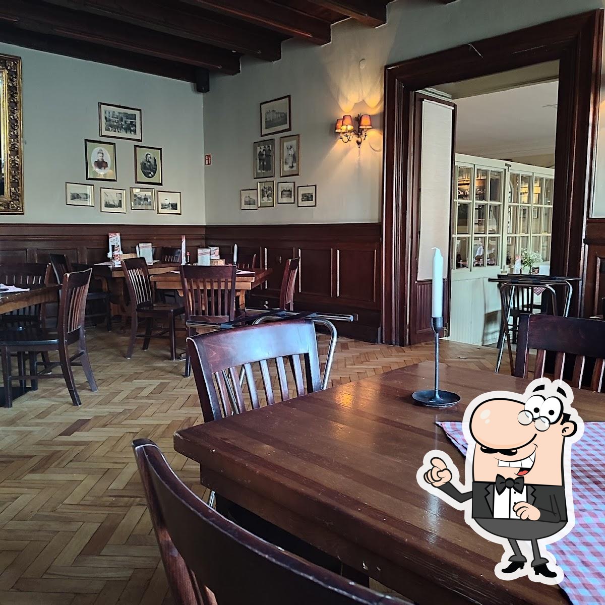 Посмотрите на внутренний интерьер "Bazyliszek Restaurant".