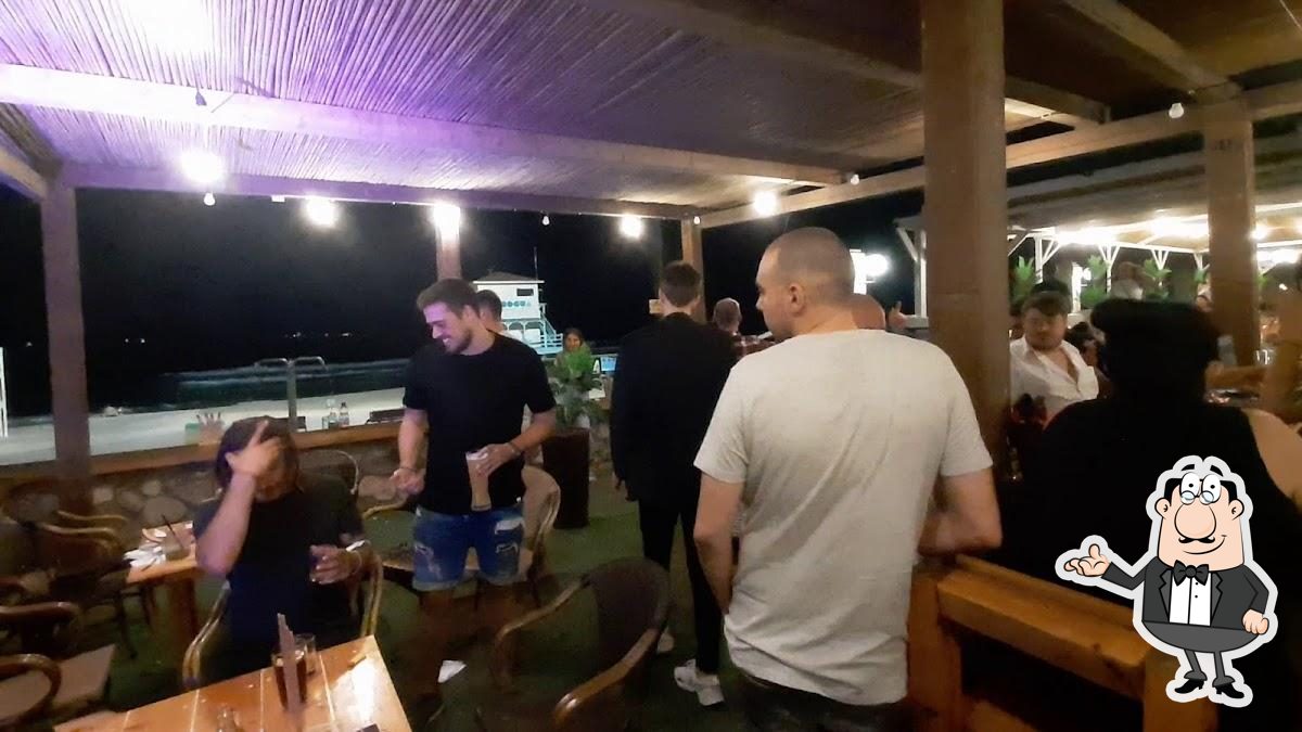 Забронируйте столик в "תוכי TUKI".