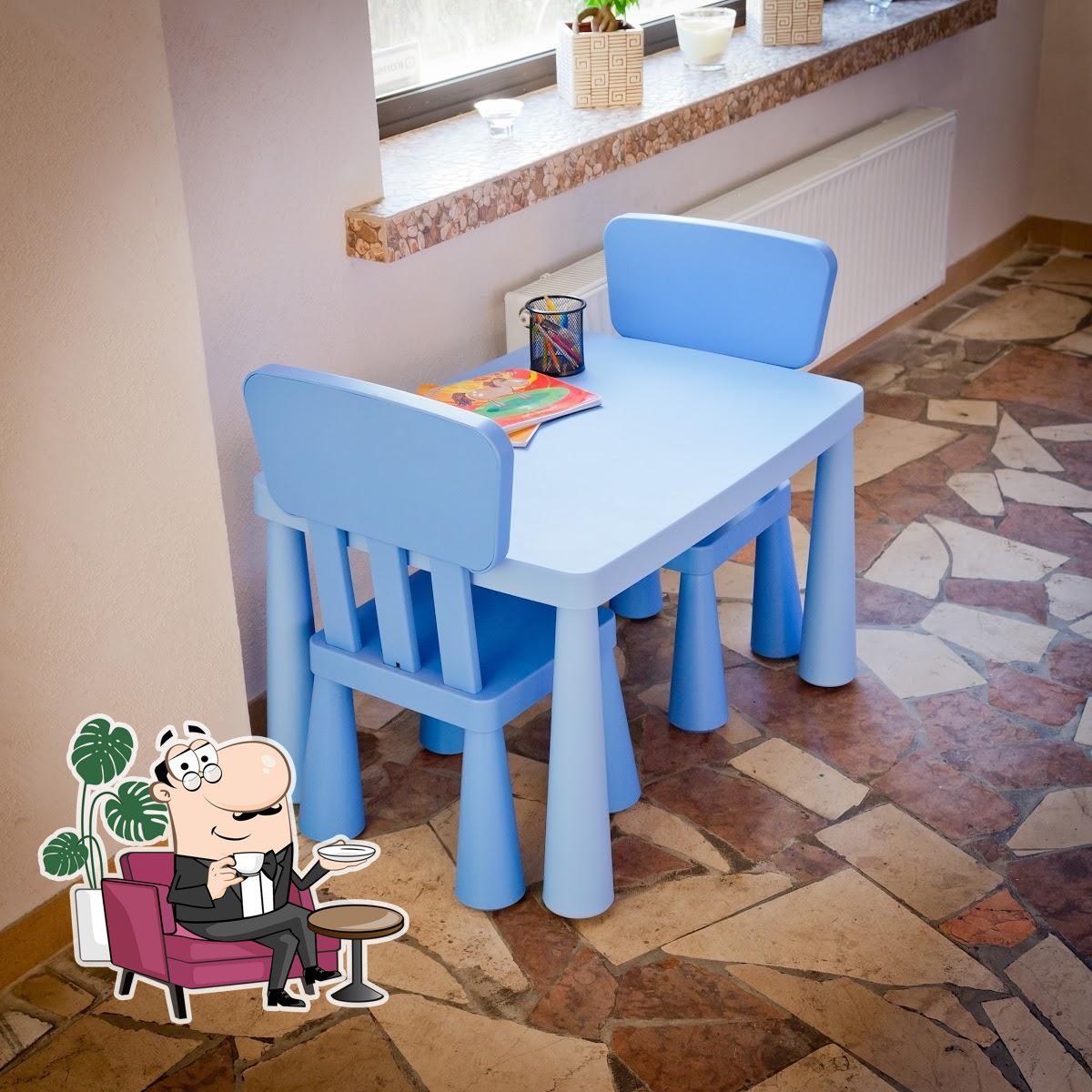 Забронируйте столик в "Sushi House Radość - Japanese Restaurant".