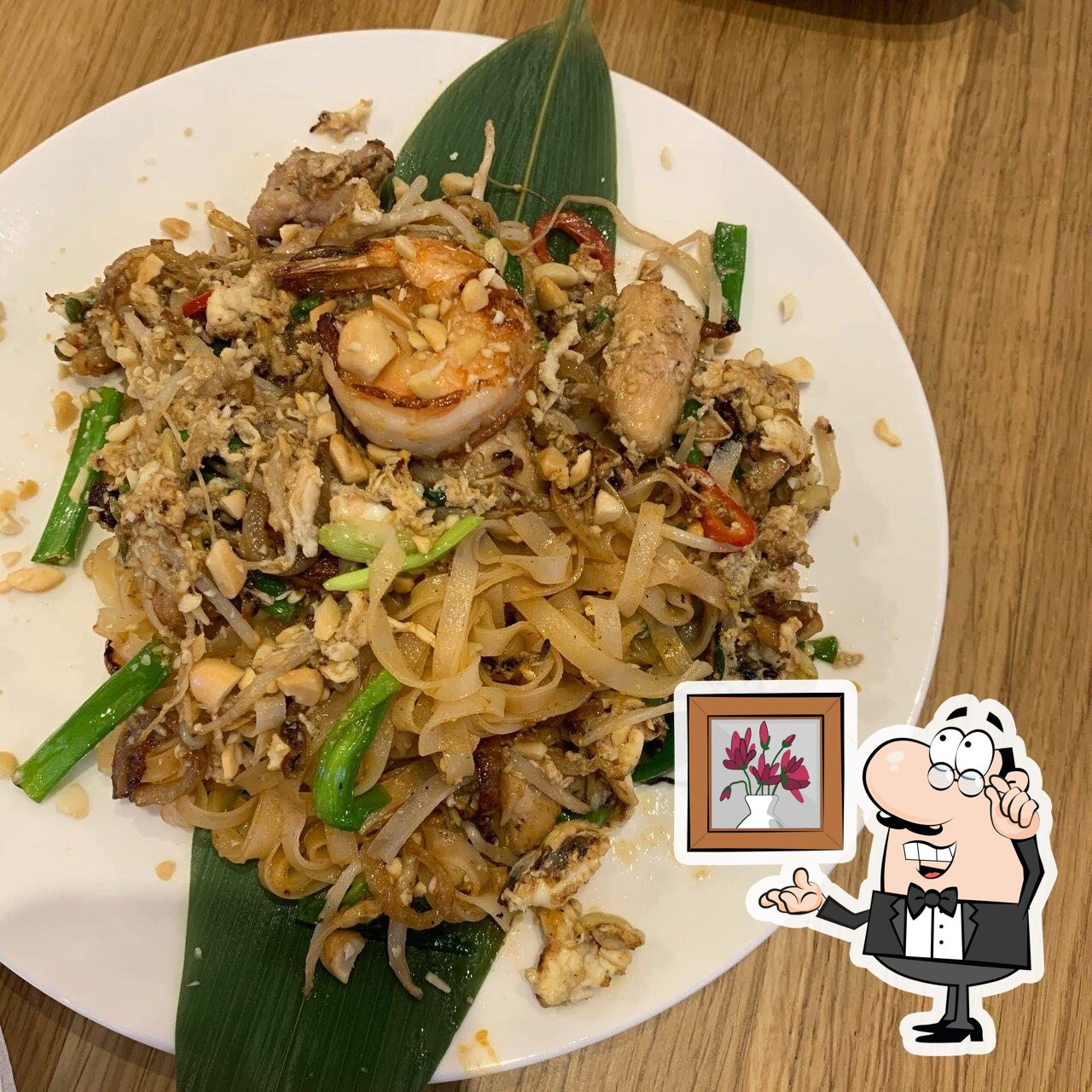 Забронируйте столик в "Gojira Ramen".