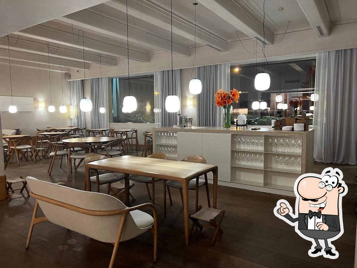 Посмотрите на внутренний интерьер "Harvest".