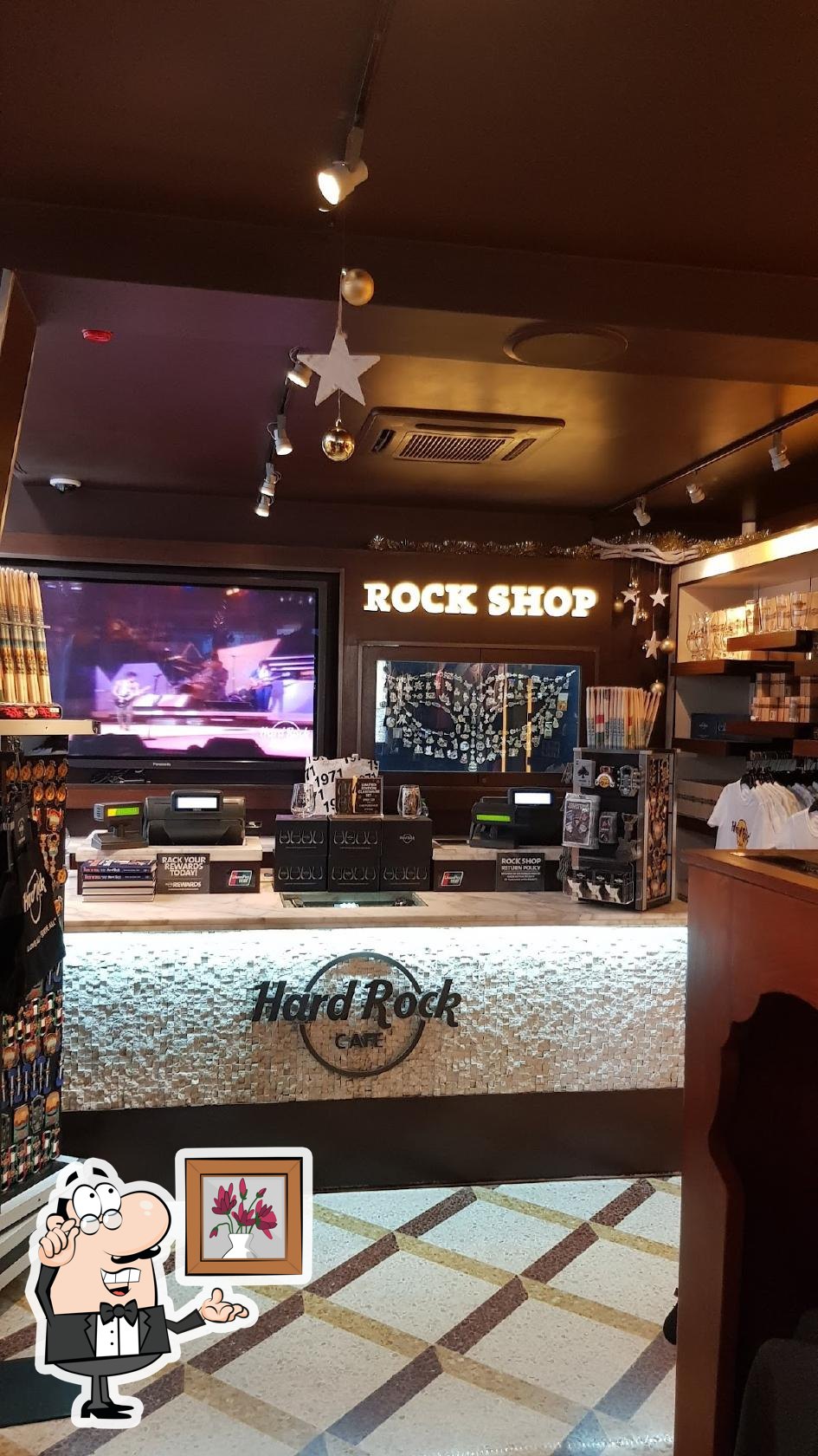 Интерьер "Hard Rock Cafe".