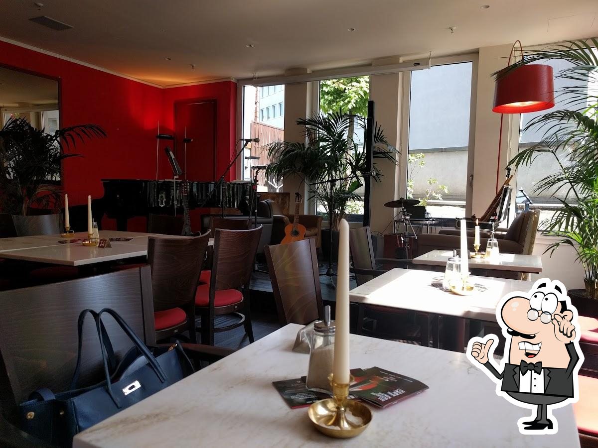 Посмотрите на внутренний интерьер "Kaffeehaus Mila".