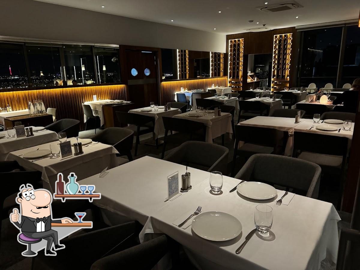 Посмотрите на внутренний интерьер "Fine Dine İstanbul".