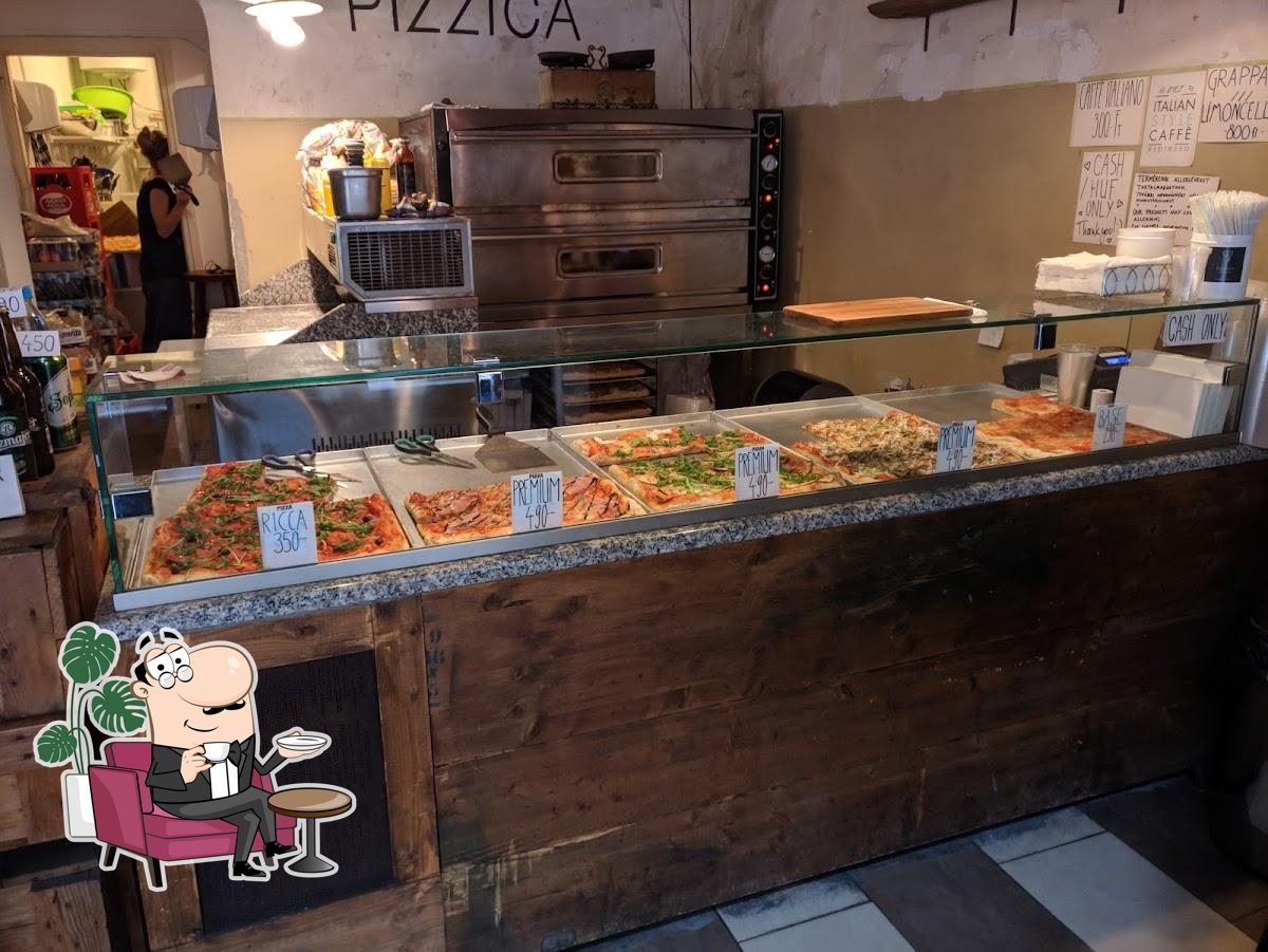 Интерьер "Pizzica".