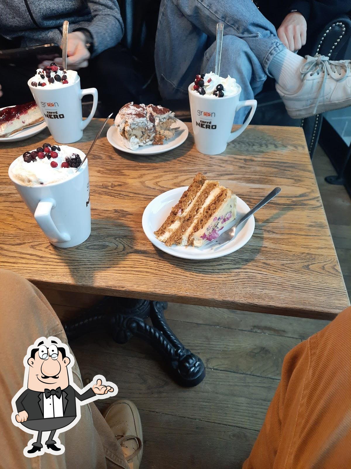 Интерьер "Green Caffè Nero".