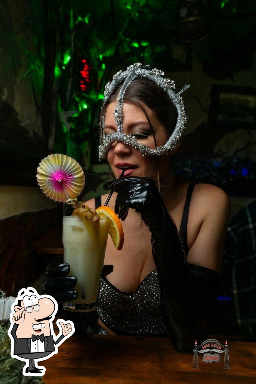 Посмотрите на внутренний интерьер "Sexton".