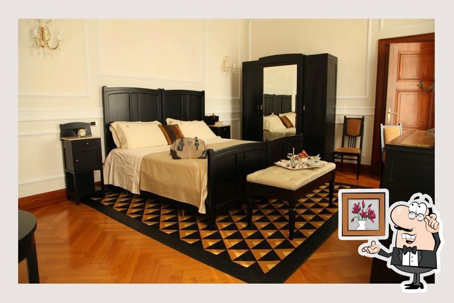 Посмотрите на внутренний интерьер "Hotel Villa del Sogno".