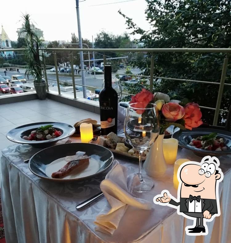Забронируйте столик в "Manhattan Hotel & Restaurant 4*".