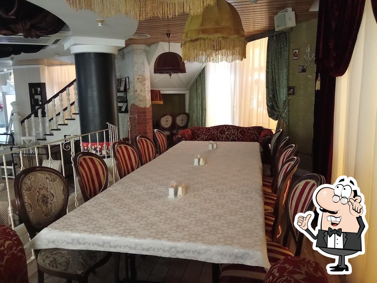 Интерьер "12 Стульев".