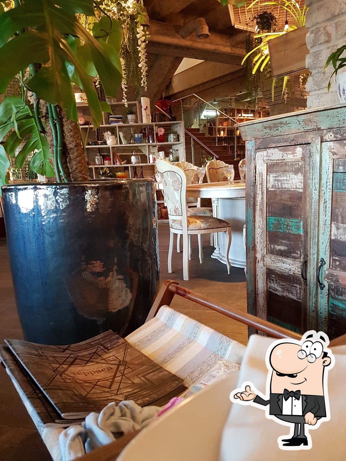 Посмотрите на внутренний интерьер "Терраса".