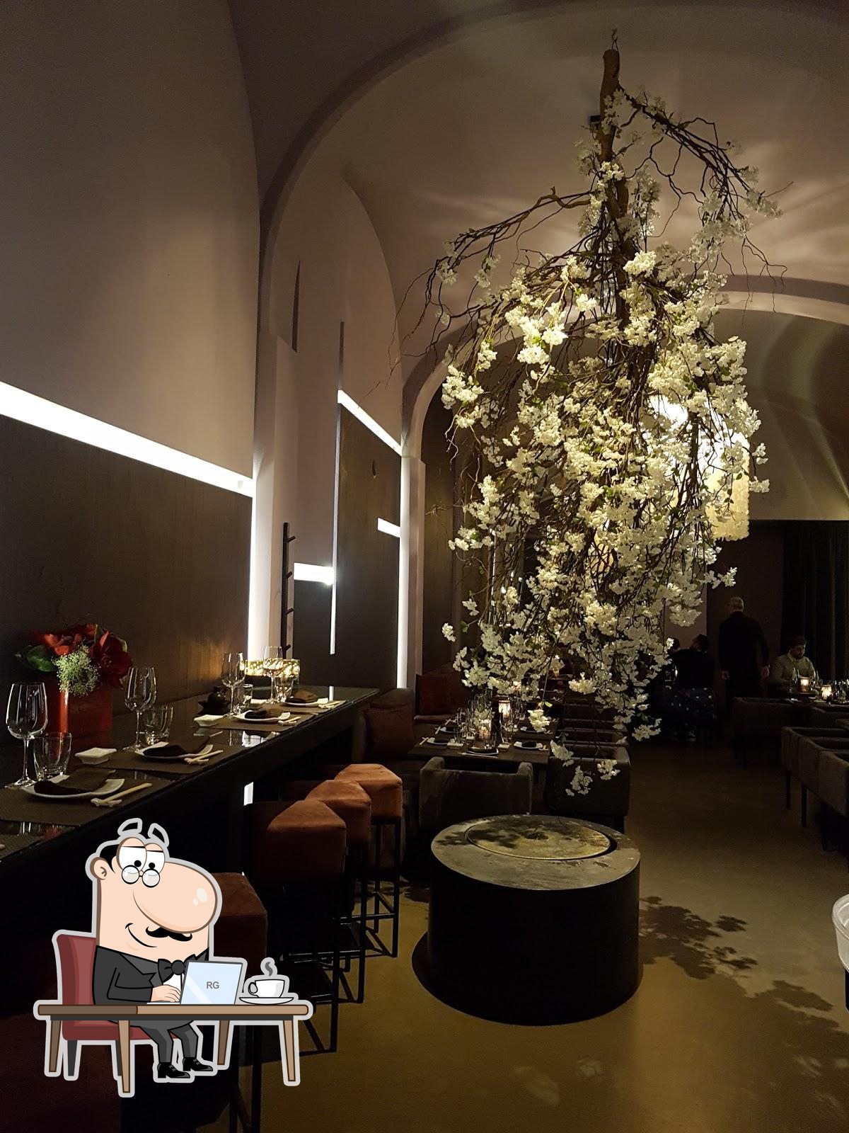 Забронируйте столик в "Taku Ristorante Giapponese".