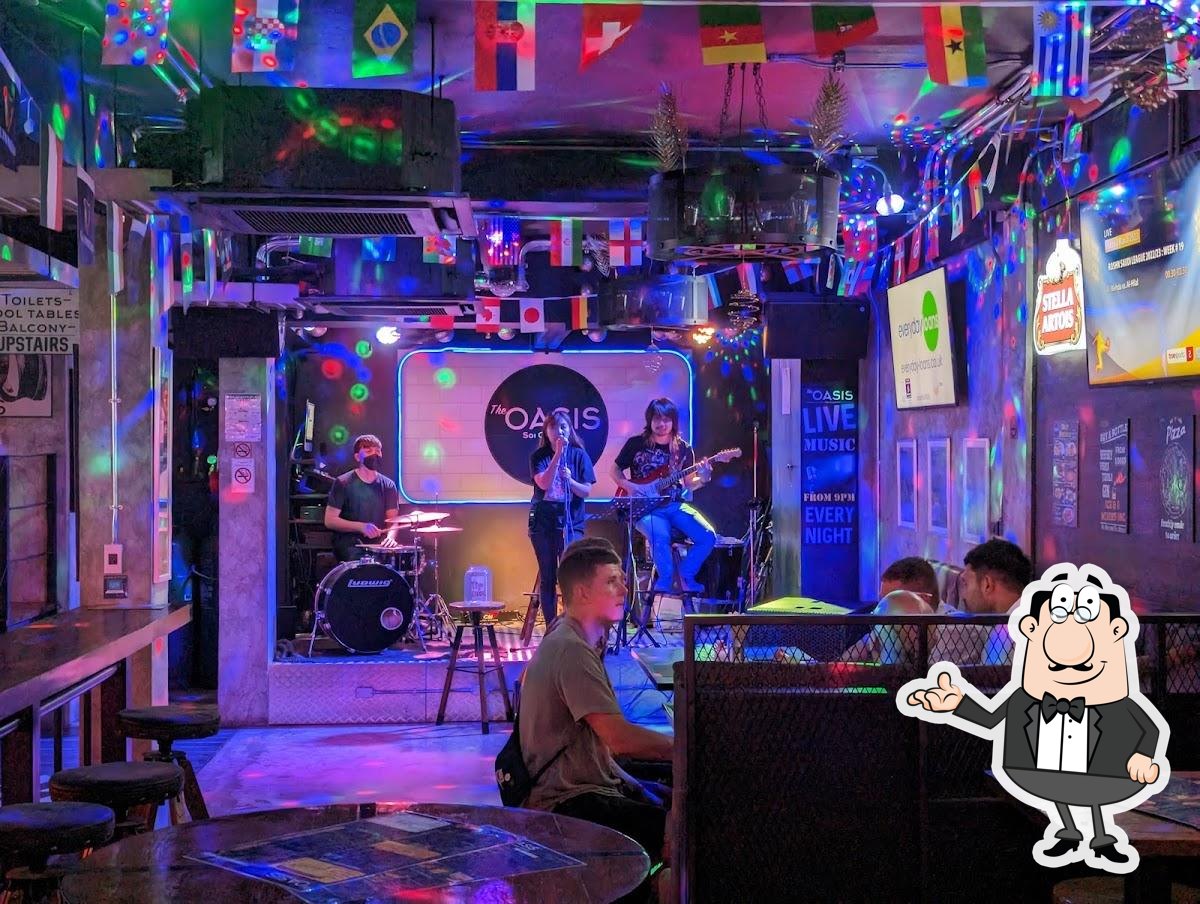 Забронируйте столик в "Hot Lips Soi Cowboy".