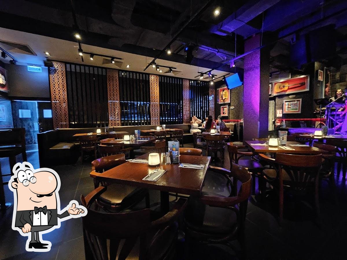 Забронируйте столик в "Hard Rock Cafe".