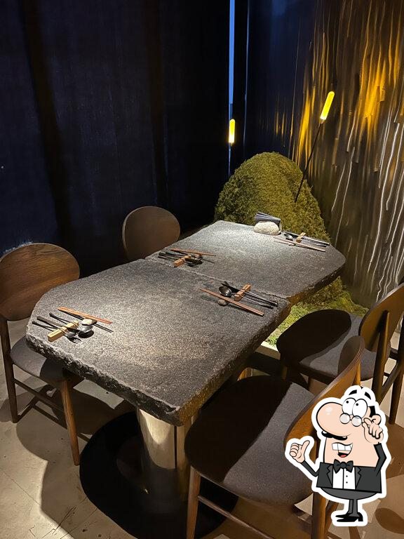 Интерьер "Matsu izakaya & Roku bar".