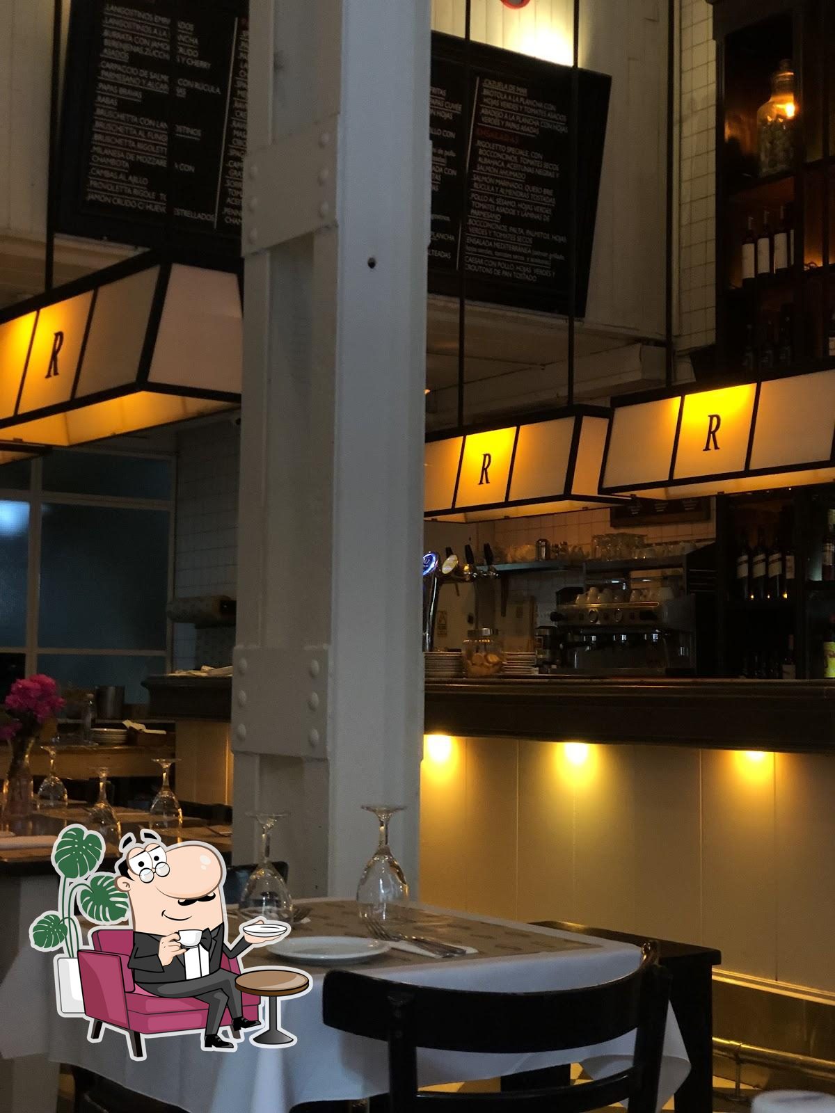 Забронируйте столик в "Rigoletto Restaurant".