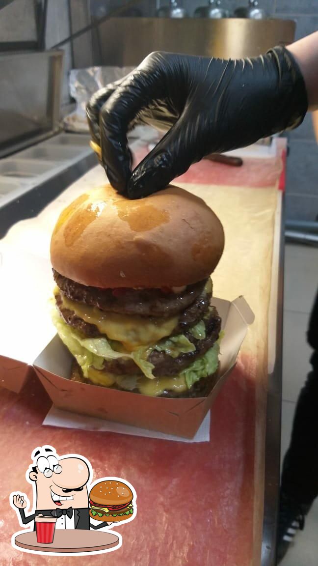В "Burger Club" вы можете попробовать  гамбургеры.