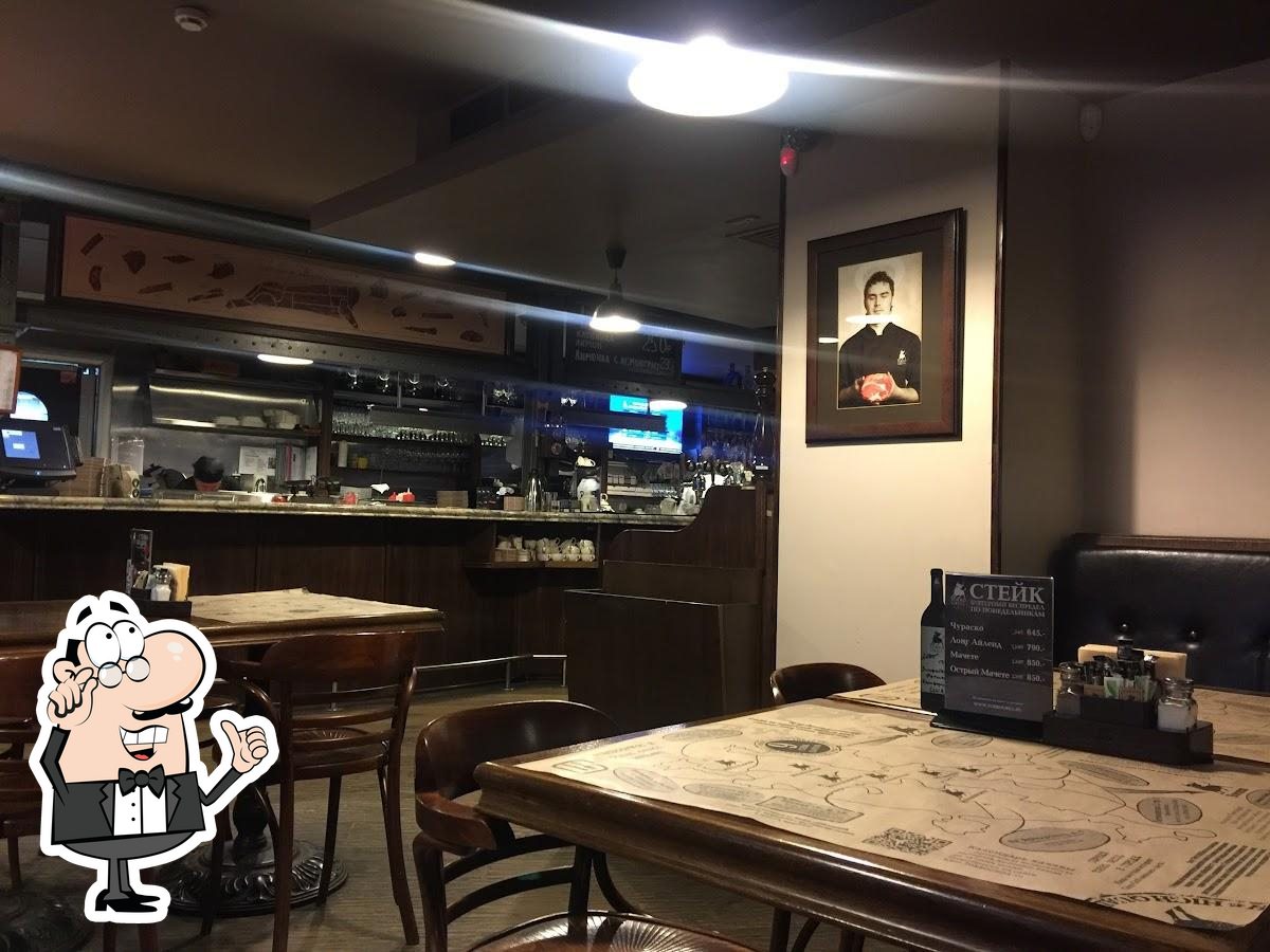 Посмотрите на внутренний интерьер "Torro Grill".