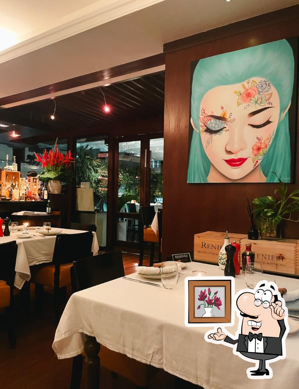 Посмотрите на внутренний интерьер "La Bottega Bangkok".