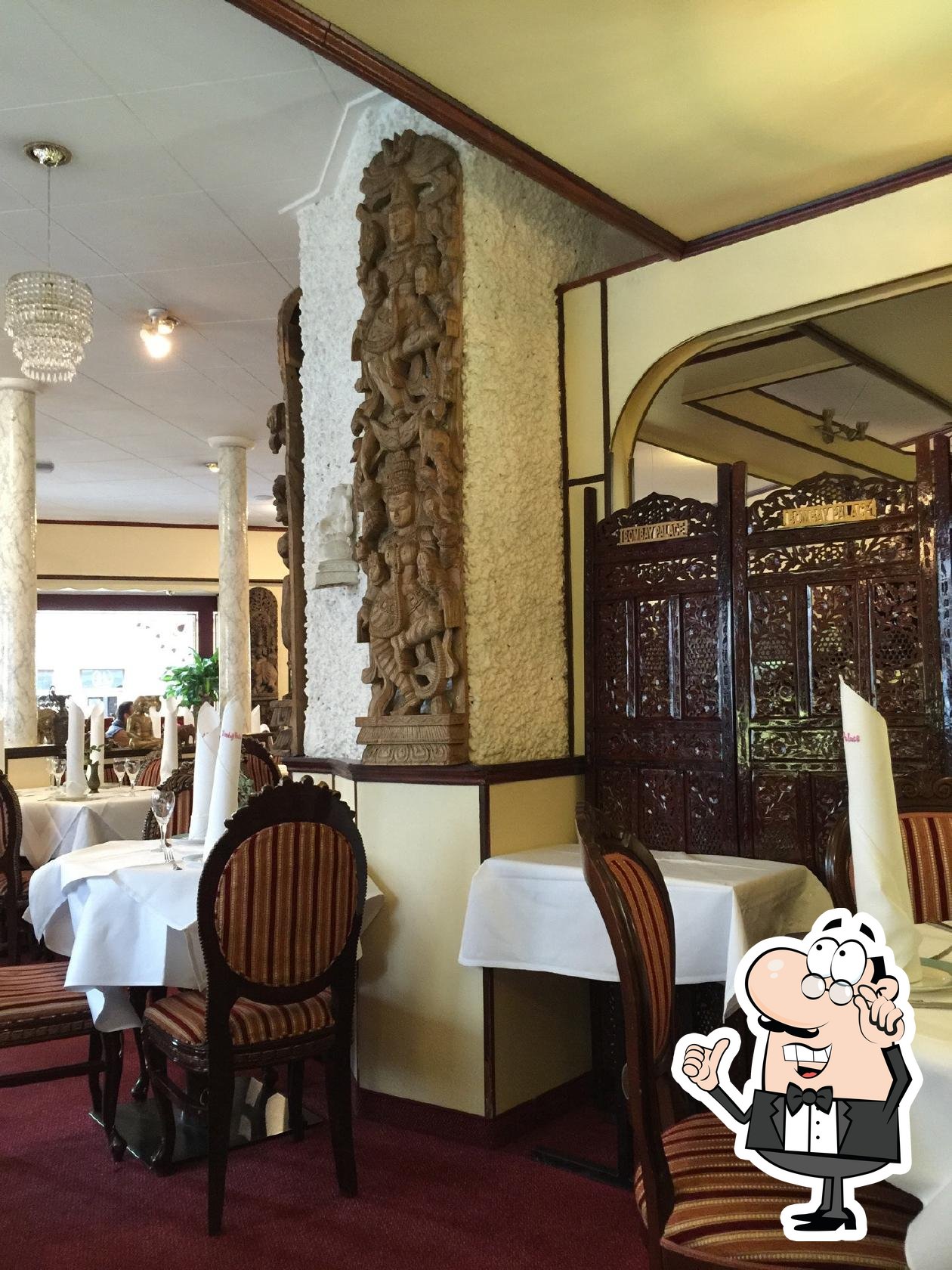 Посмотрите на внутренний интерьер "Bombay Palace".