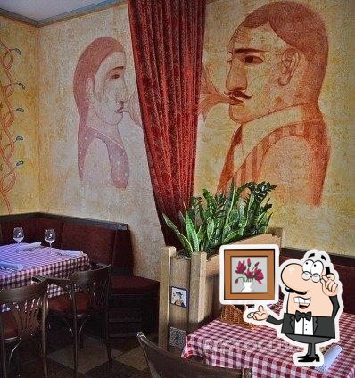 Интерьер "Мама Рома".