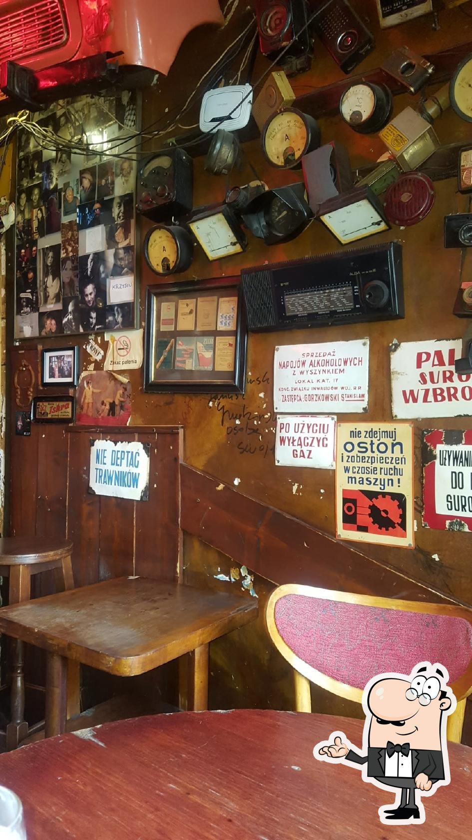 Забронируйте столик в "Propaganda Pub".