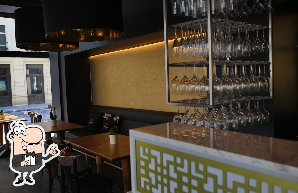 Забронируйте столик в "San Thai Restaurant".