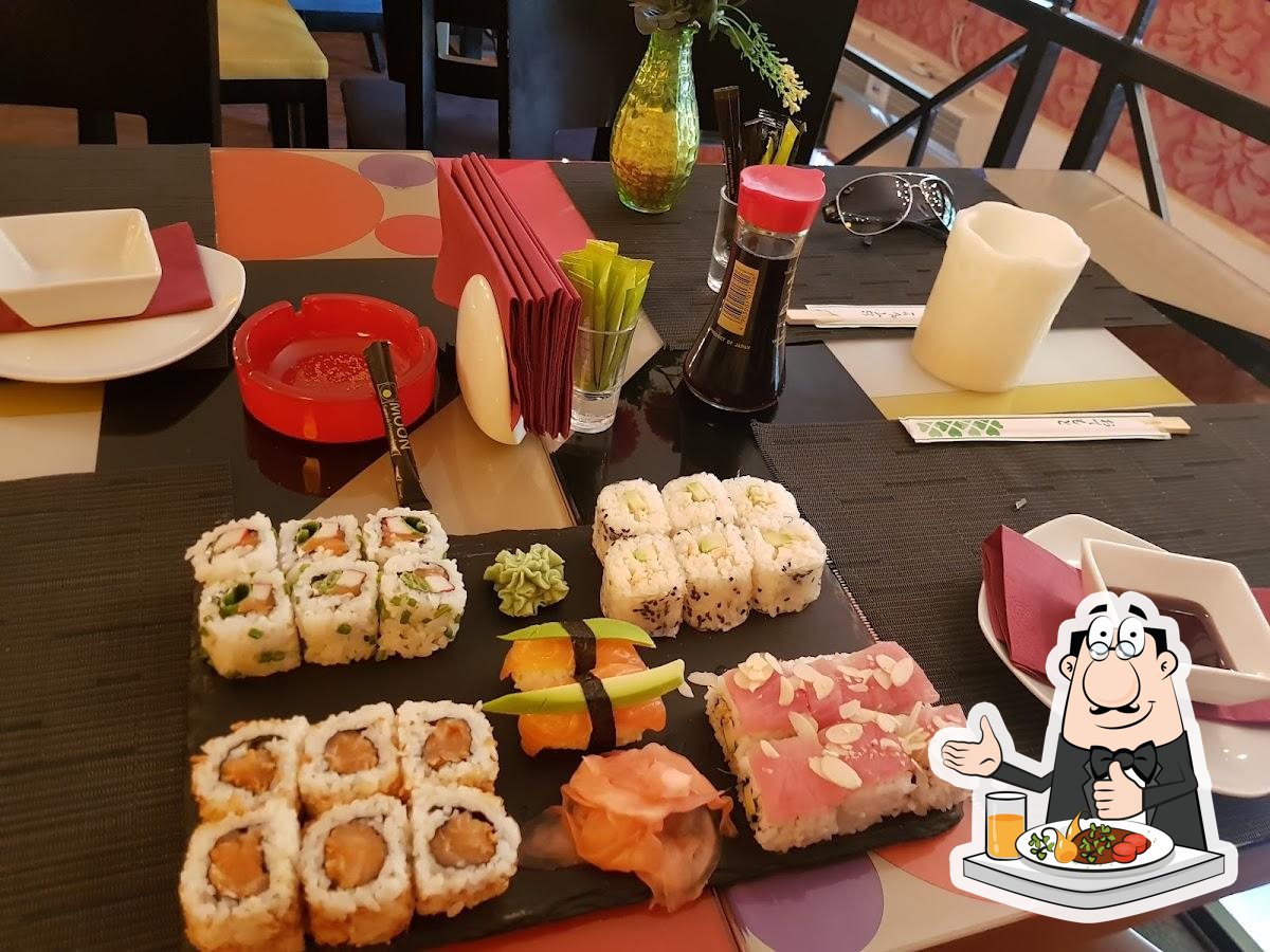 Блюда в "MOON Sushi & Fusion Food"