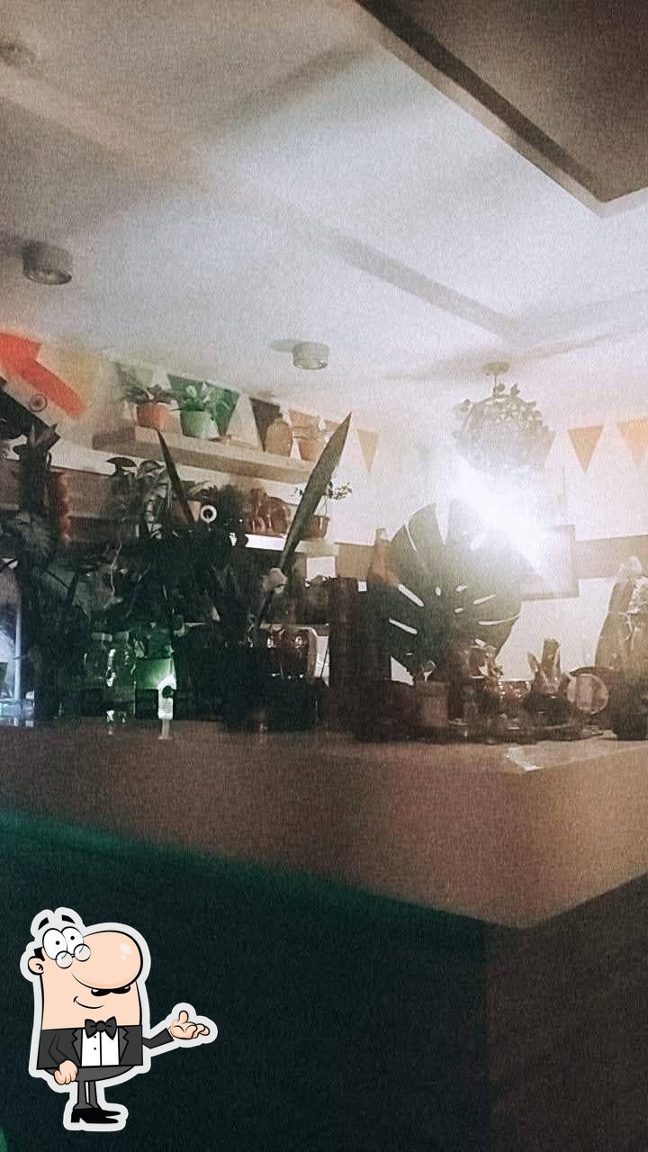 Интерьер "New Delhi Cafe".