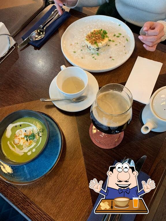 Еда в "Brasserie Lambic"