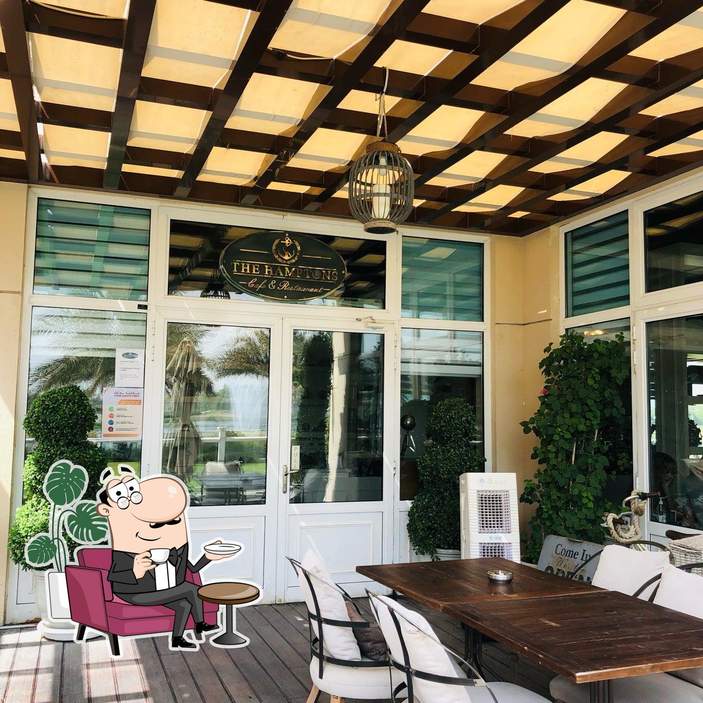 Забронируйте столик в "The Hamptons Cafe".