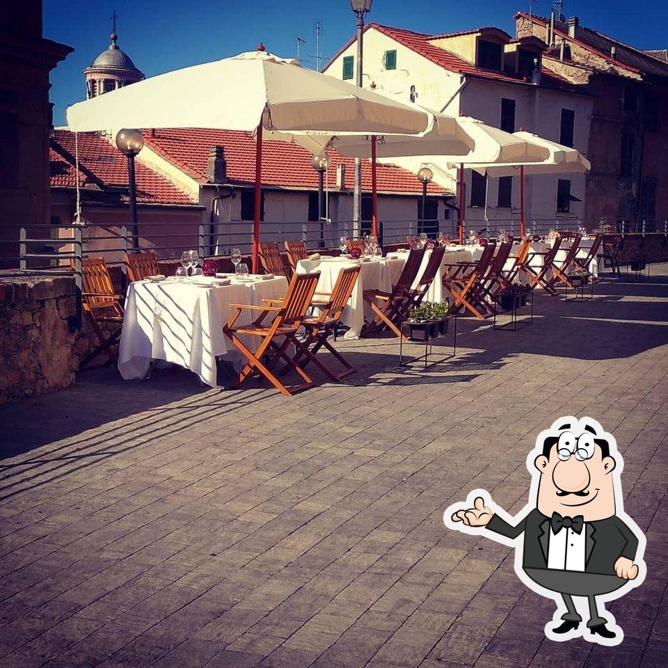 Забронируйте столик в "A Grillo Restaurant & Wine".