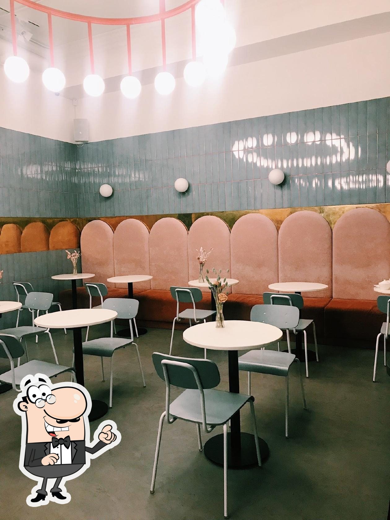 Посмотрите на внутренний интерьер "Breadway".