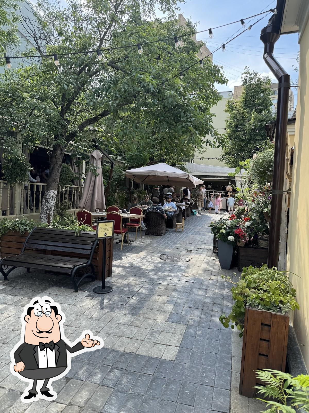 Забронируйте столик в "Эларджи".