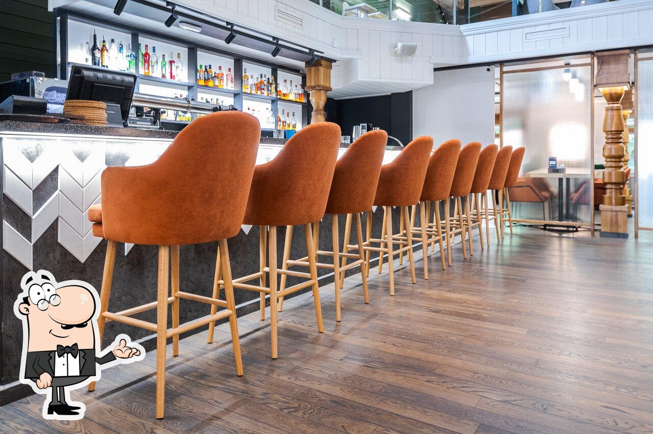 Посмотрите на внутренний интерьер "Ресторан Честных Цен".