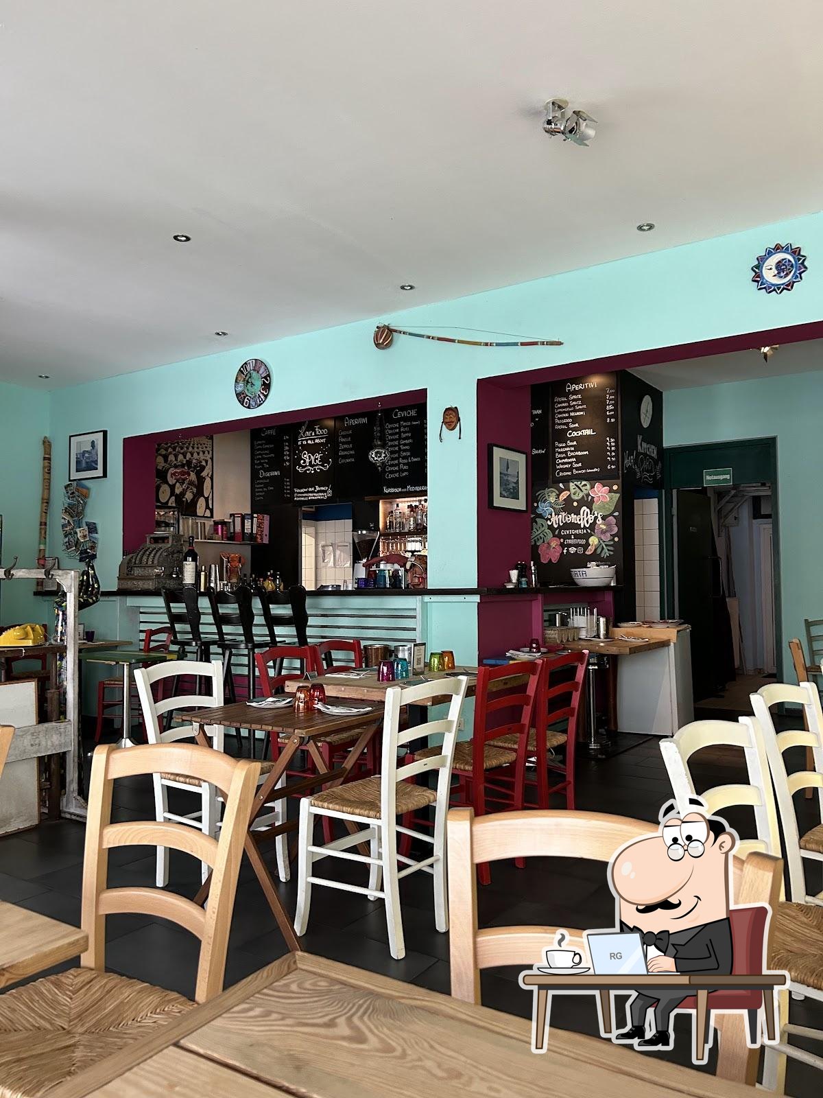 Интерьер "Antonello's Cevicheria & StreetFood".