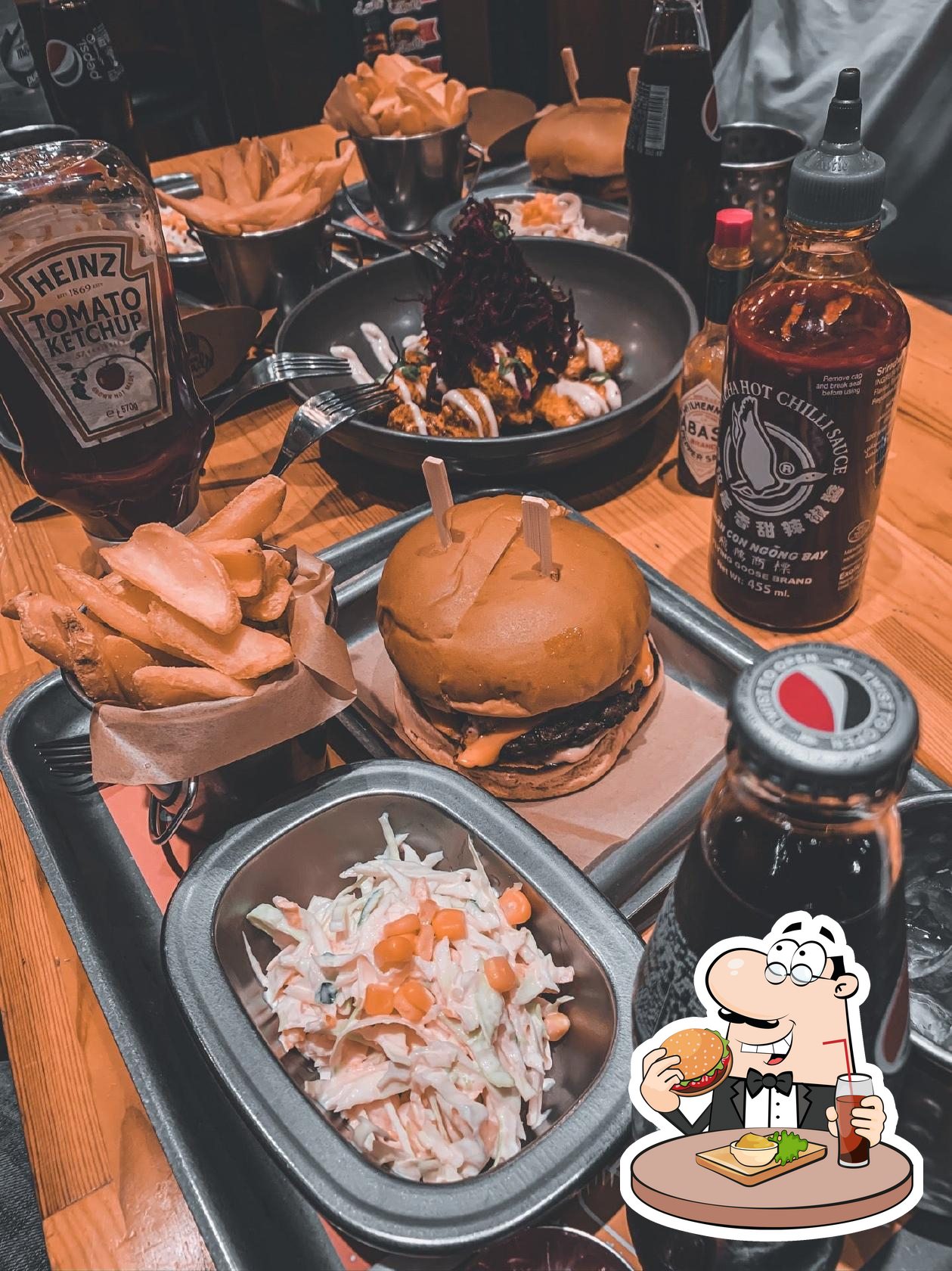  Гамбургеры из "Lads Burger" придутся по вкусу любому гурману.