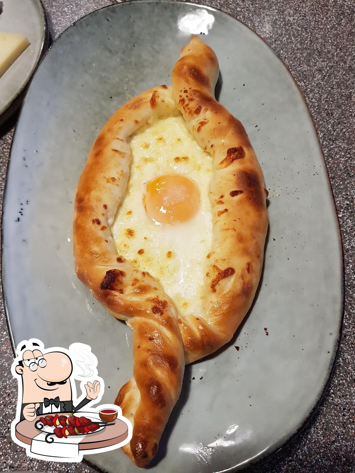 Еда в "Сулугуни"