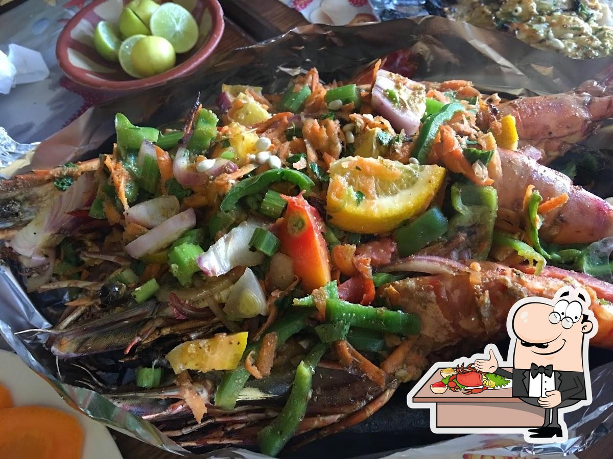  Посетители "Starfish Seafood Restaurant" могут попробовать   различные блюда из морепродуктов.