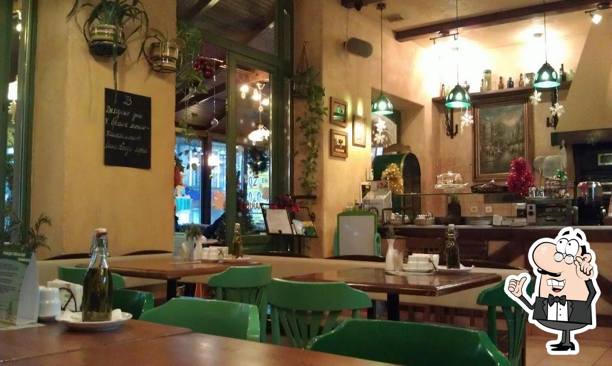 Интерьер "Mario's Trattoria".