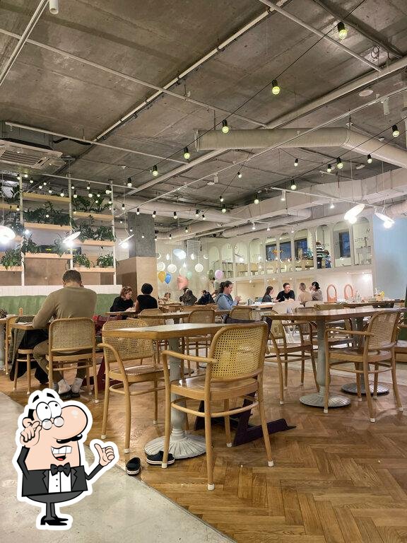 Забронируйте столик в "Littles".