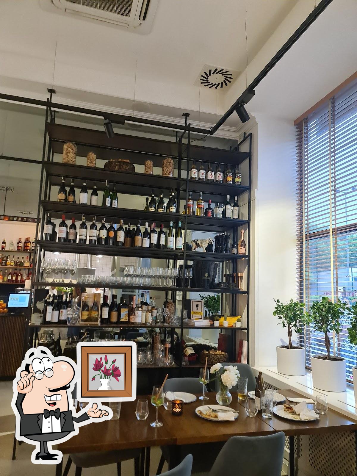 Интерьер "Diverso Ristorante Italiano".