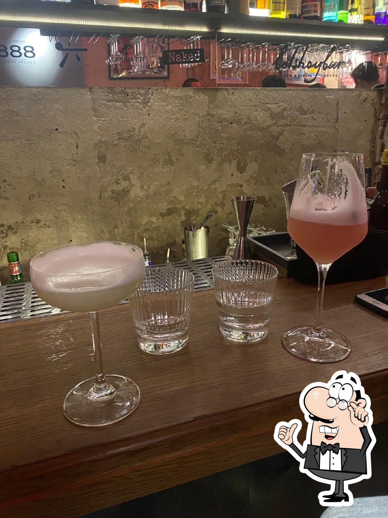 Забронируйте столик в "Bolshoy bar".