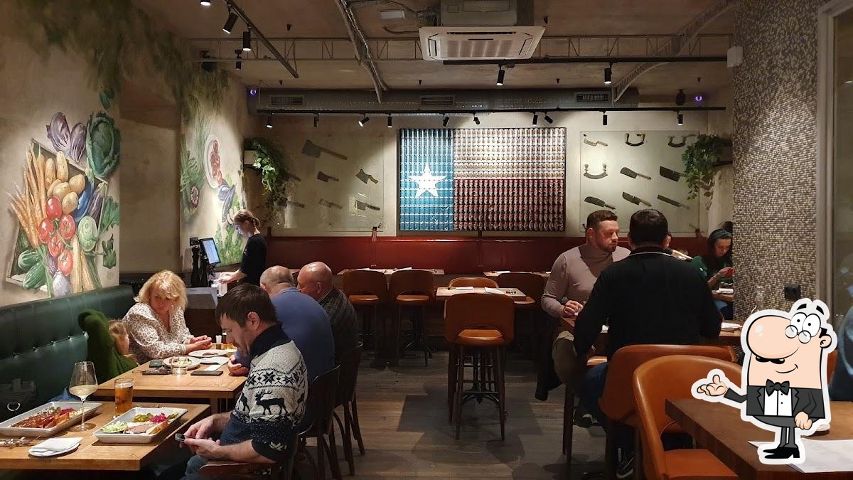 Интерьер "Smoke BBQ".