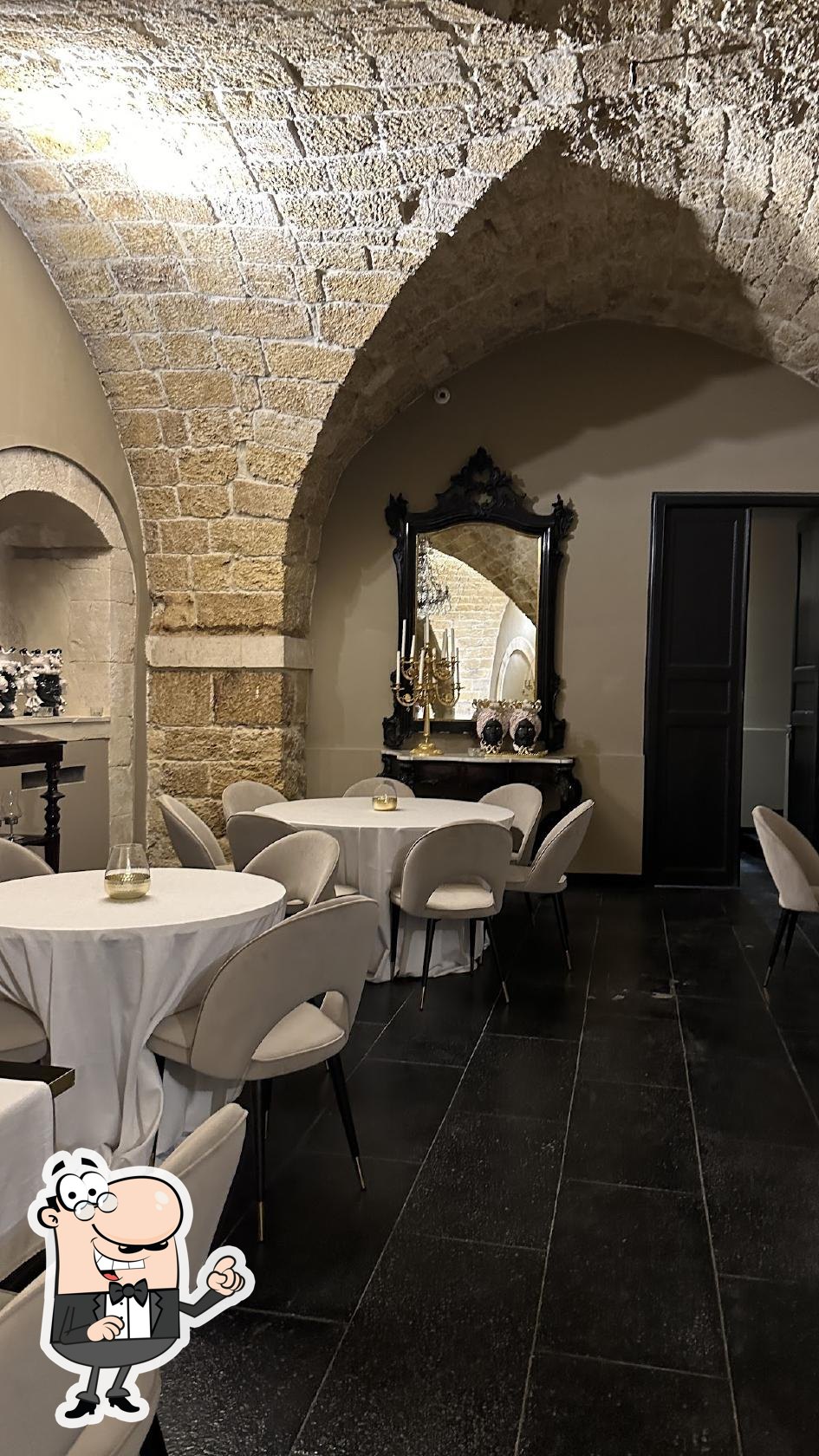 Забронируйте столик в "Ristorante Regina Lucia".