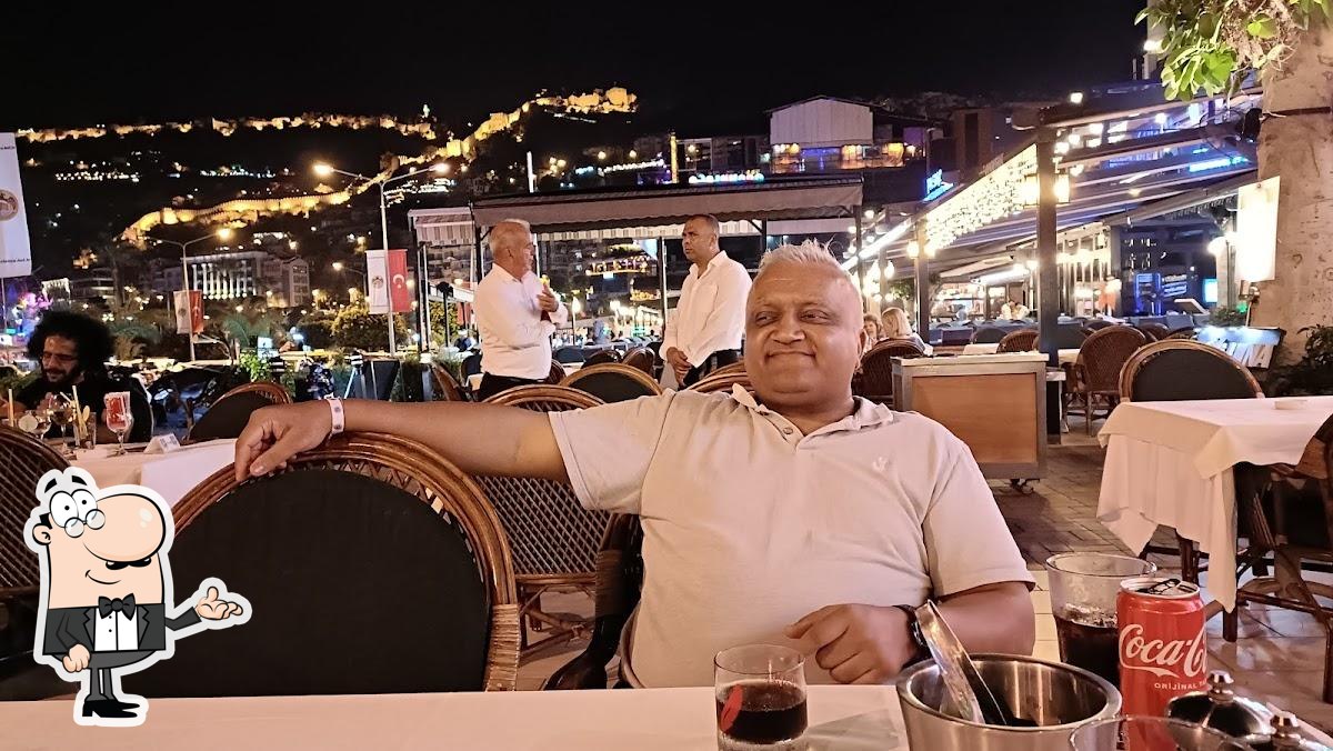 Интерьер "Manima Restaurant".