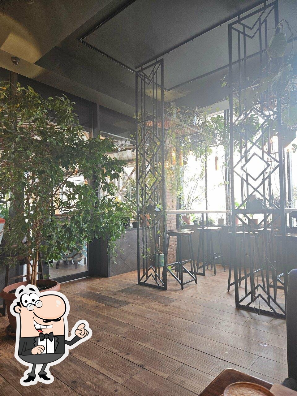 Посмотрите на внутренний интерьер "Веранда".