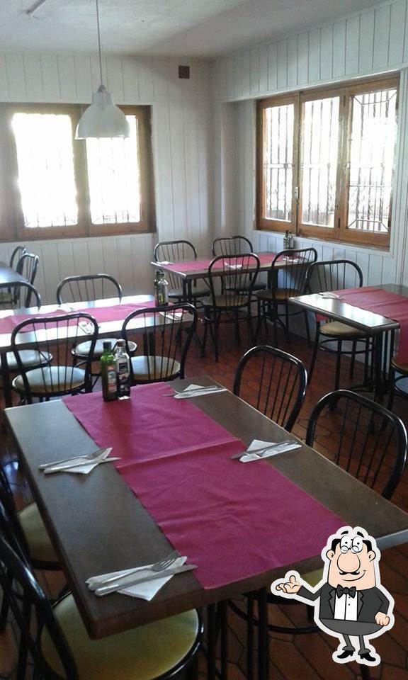 Посмотрите на внутренний интерьер "Rio Grande Bar-Restaurant".