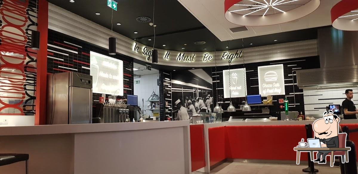 Интерьер "Wok to Walk Braga Parque".